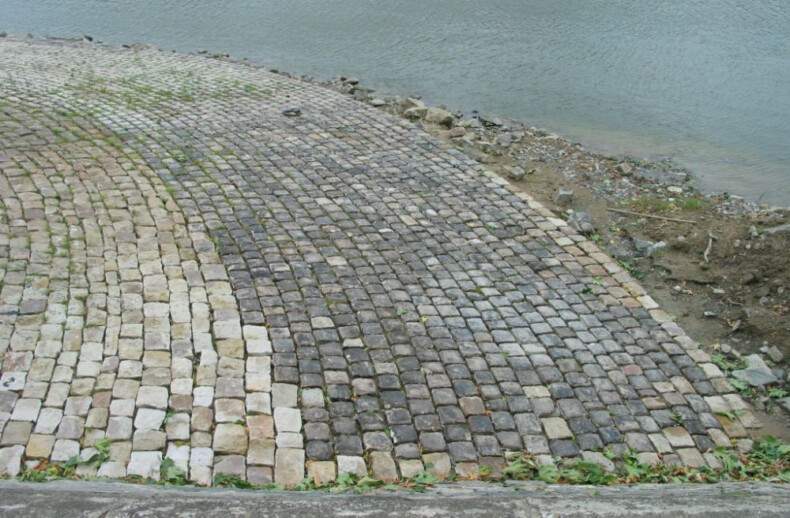 Ancienne cale reconvertie en abreuvoir Chalonnes-sur-Loire © GIP Loire Estuaire