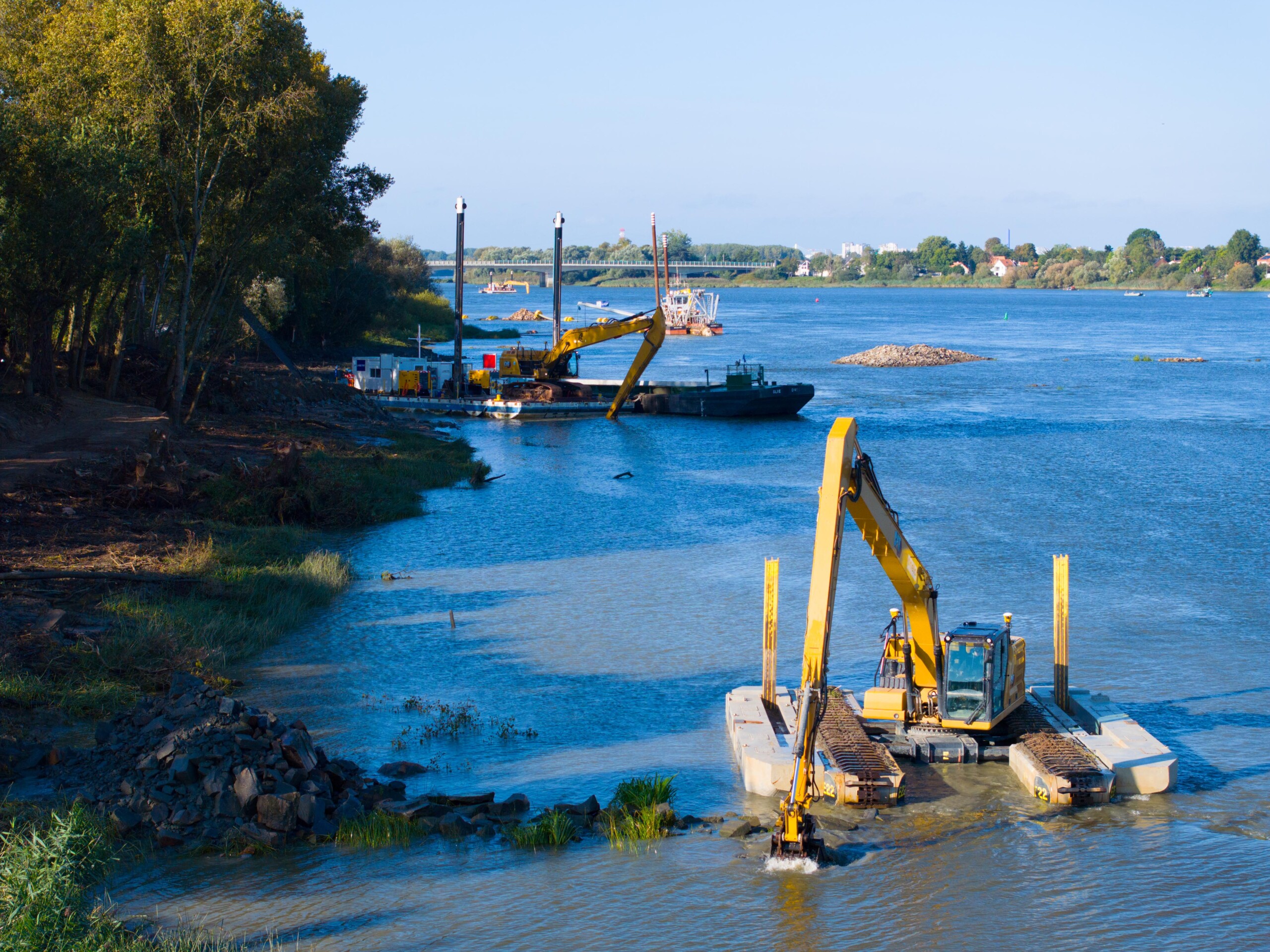 Bellevue_Engins fluviaux en rive gauche