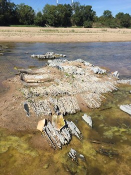 Vestige d'un bateau transportant des ardoises à Mesnil en Vallée